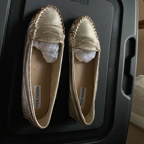 Gold flat loafer - Picture 2 of 3